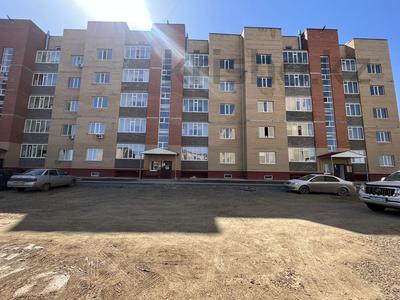 1-бөлмелі пәтер, 52 м², 5/5 қабат, мкр. Алтын орда, Ораза Татеулы 19Б, бағасы: 11.5 млн 〒 в Актобе, мкр. Алтын орда