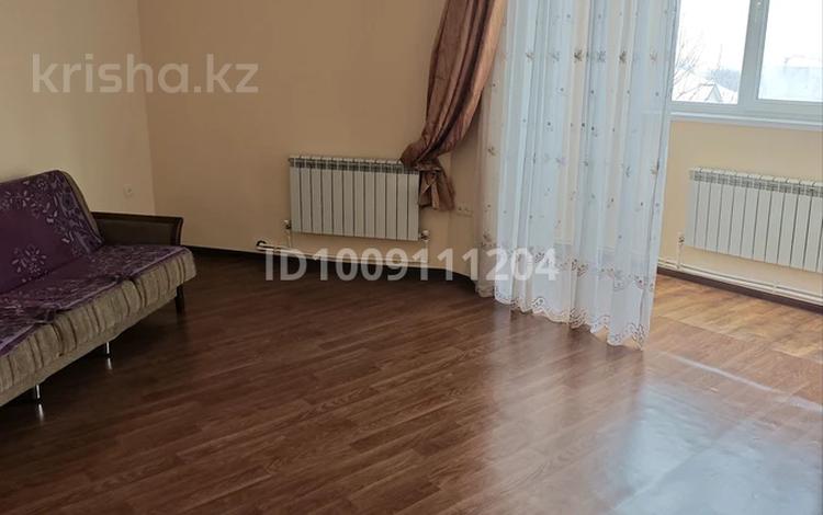 2-комнатная квартира · 63 м² · 5/5 этаж, 15-й микрорайон 6 за 150 000 ₸ в Шымкенте, Аль-Фарабийский р-н — фото 2