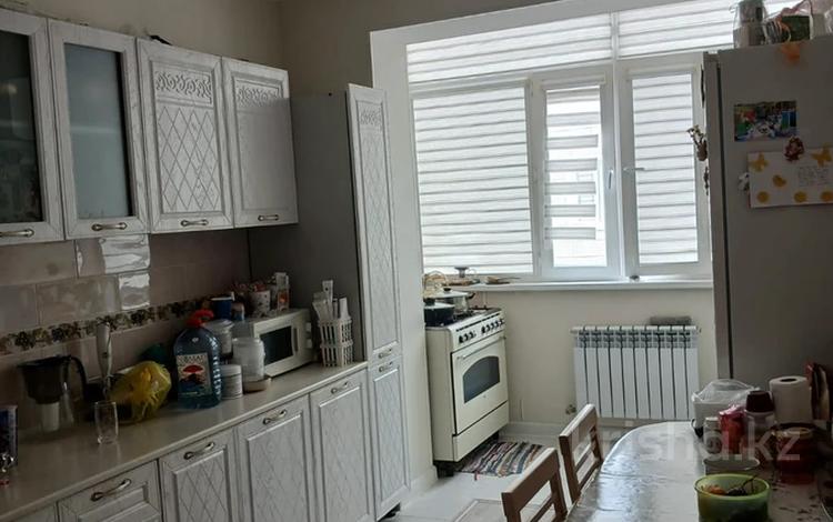 3-комнатная квартира · 93 м² · 3/5 этаж, 27-й мкр 92 за 35 млн ₸ в Актау — фото 2