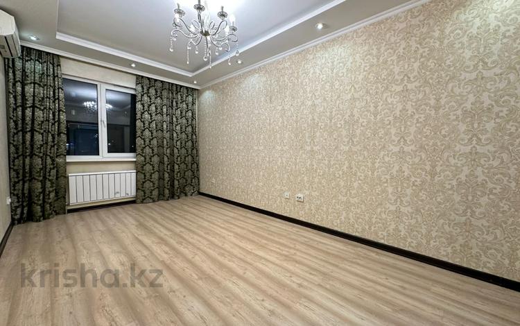 3-комнатная квартира, 80 м², 1/12 этаж, Сатпаева 90/20