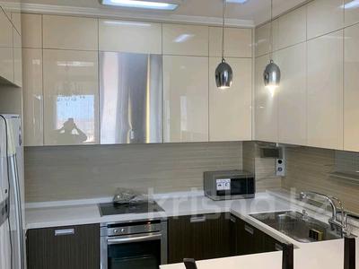 3-комнатная квартира · 128 м² · 17/32 этаж, Байтурсынова 1 за 450 000 〒 в Астане, Алматы р-н