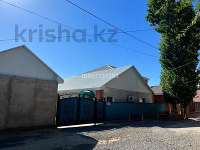 Отдельный дом · 3 комнаты · 110 м² · 5 сот., мкр 5, Алкея Маргулана 33 — Молдагуловой за 40 млн 〒 в Актобе