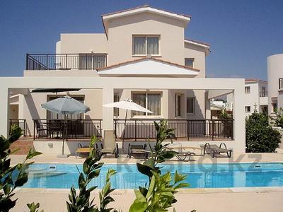 Отдельный дом • 4 комнаты • 173 м² • 5 сот., Корал Бей, Пафос за 285 млн 〒