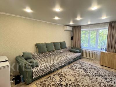3-бөлмелі пәтер · 59 м² · 2/5 қабат, Б. Момышулы 17, бағасы: 15 млн ₸ в Аксу
