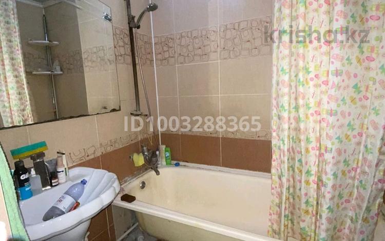 3-бөлмелі пәтер · 65 м² · 10/10 қабат, Улица Салтыкова-Щедрина, дом 30/2 — Квартира находится 2 Павлодаре, на против областной больницы, отделен, бағасы: 20 млн ₸ — фото 2
