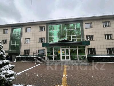 Офисы, магазины и бутики, салоны красоты, бани, гостиницы и зоны отдыха, фитнес и спорт, медцентры и аптеки, образование, конференц-залы, кабинеты и рабочие места, студии · 2500 м² за 18.5 млн 〒 в Алматы, Алмалинский р-н