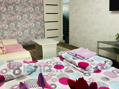 1-бөлмелі пәтер · 62 м² · 4/5 қабат, Жангельдин 12В, бағасы: 8 000 ₸ в Шымкенте, Абайский р-н