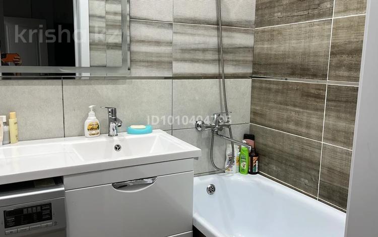 2-комнатная квартира · 70 м² · 2/9 этаж, мкр. Зачаганск пгт 79/1 — супермаркет Соцальный за 28 млн ₸ в Уральске — фото 2