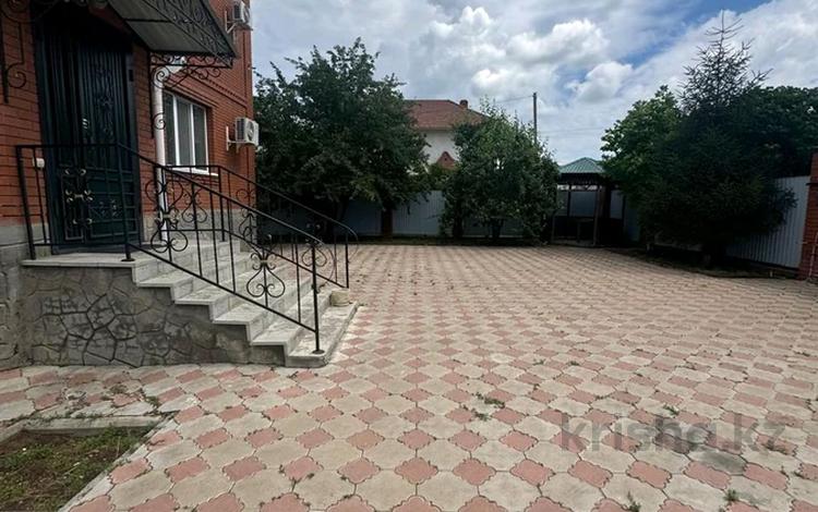 Отдельный дом · 5 комнат · 310 м² · 10 сот., Уркен 23 за 103 млн ₸ в Уральске — фото 2