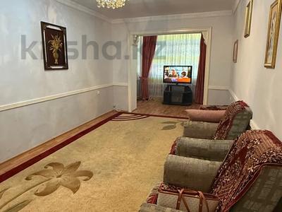 4-бөлмелі пәтер · 75 м² · 1/5 қабат, 11-й микрорайон, 11-й микрорайон 118, бағасы: 200 000 〒 в Шымкенте, Енбекшинский р-н