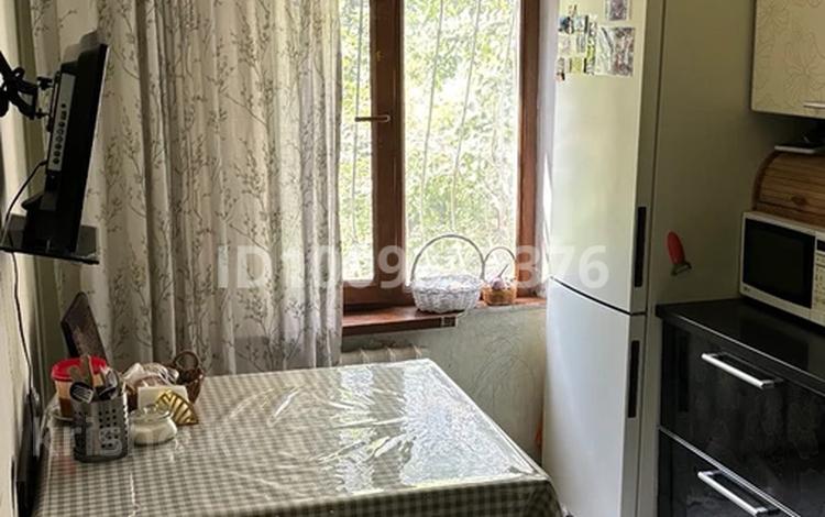 4-бөлмелі пәтер · 77 м² · 2/4 қабат, мкр №1 80 — Жубанова Сайна, бағасы: 49 млн ₸ в Алматы, Ауэзовский р-н — фото 2