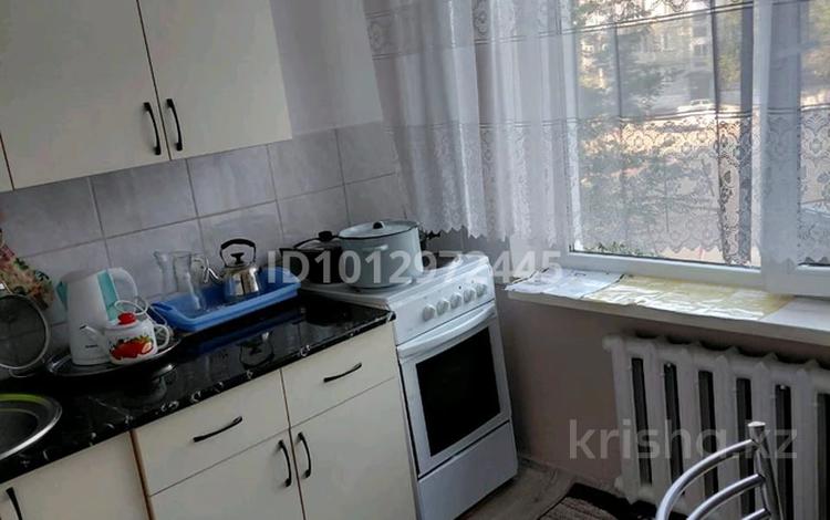 2-бөлмелі пәтер · 500 м² · 2 қабат, Русакулова 2 — Абая, бағасы: 15 000 ₸ в Балхаше — фото 3