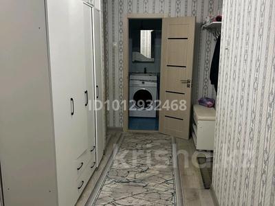 2-бөлмелі пәтер · 51 м² · 2/3 қабат, Нефтеразведчиков 14, бағасы: 11 млн ₸ в Актобе, жилой массив Жилянка