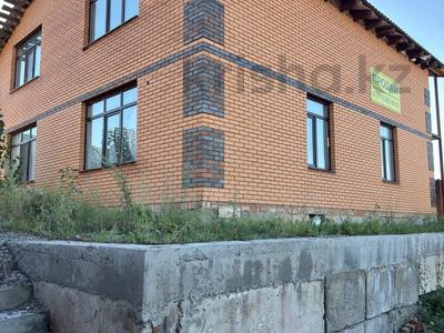Отдельный дом · 4 комнаты · 280 м² · 10 сот., Бауыржан Момышулы 21/3 — Энтузиастов,Молдагулова за 75.5 млн 〒 в Усть-Каменогорске