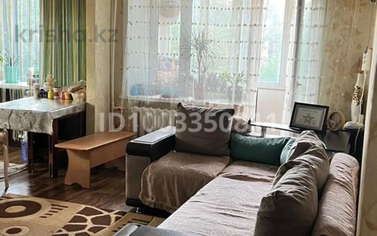 3-комнатная квартира · 58 м² · 3/5 этаж, Майкудук, 13й микрорайон 17 за 14 млн ₸ в Караганде, Алихана Бокейханова р-н — фото 2