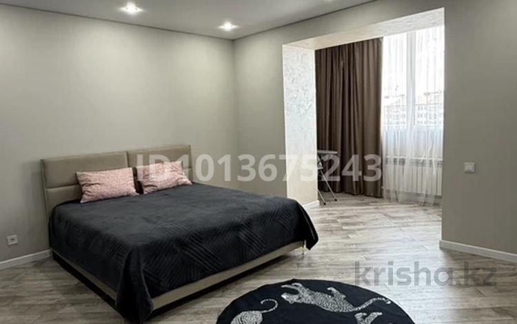 3-бөлмелі пәтер · 130 м² · 5/9 қабат, мкр. Алтын орда — пересечение улиц Тауелсиздик и Х.Досмухамедулы, бағасы: 59 млн ₸ в Актобе — фото 2