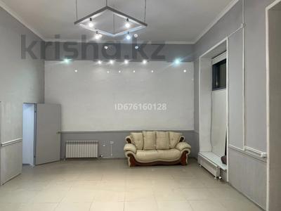 Свободное назначение, офисы, магазины и бутики, салоны красоты • 50 м² за 350 000 〒 в Астане, Есильский р-н