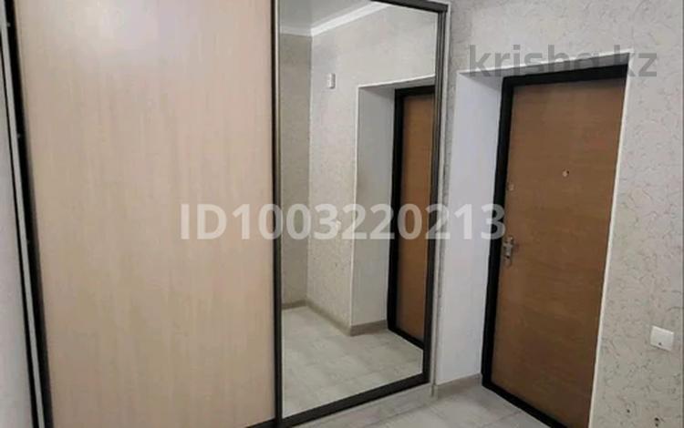 1-комнатная квартира · 55 м² · 1/5 этаж, мкр. Алтын орда 4г — Супермаркет Анвар, Анаға тағзым, Апорт, Гранд изюм за 24 млн 〒 в Актобе — фото 3