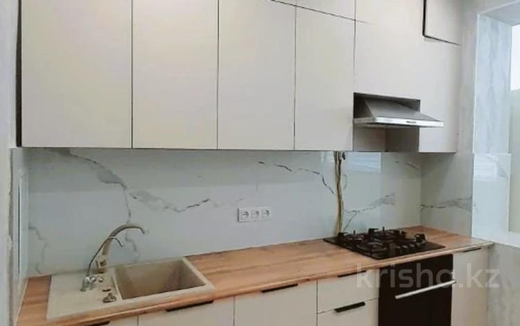3-комнатная квартира · 70 м² · 4/5 этаж, 6-й мкр 26 за 18.9 млн ₸ в Актау — фото 2