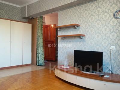 1-комнатная квартира · 42 м² · 4/5 этаж, мкр Коктем-1 — Бульвар Бухар Жырау и студенческая поликлиника за 45 млн ₸ в Алматы, Бостандыкский р-н