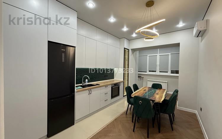2-комнатная квартира · 82 м² · 8/10 этаж, мкр. Алтын орда, Молдагуловой 62 за 37.2 млн ₸ в Актобе — фото 10