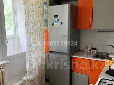 2-бөлмелі пәтер · 52 м² · 3/9 қабат, 5 мкр 10, бағасы: 11 000 ₸ в Аксае