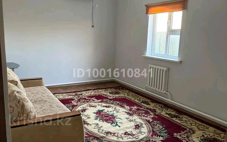 Отдельный дом · 2 комнаты · 30 м², мкр Береке, ул Аксарай 11 — Чайхана Оазис за 85 000 〒 в Атырау — фото 2
