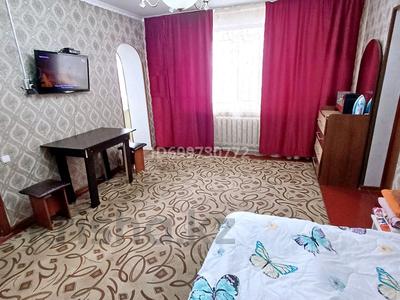 2-комнатная квартира · 50 м² · 1/2 этаж, Абая 79 за 12 000 〒 в Жезказгане