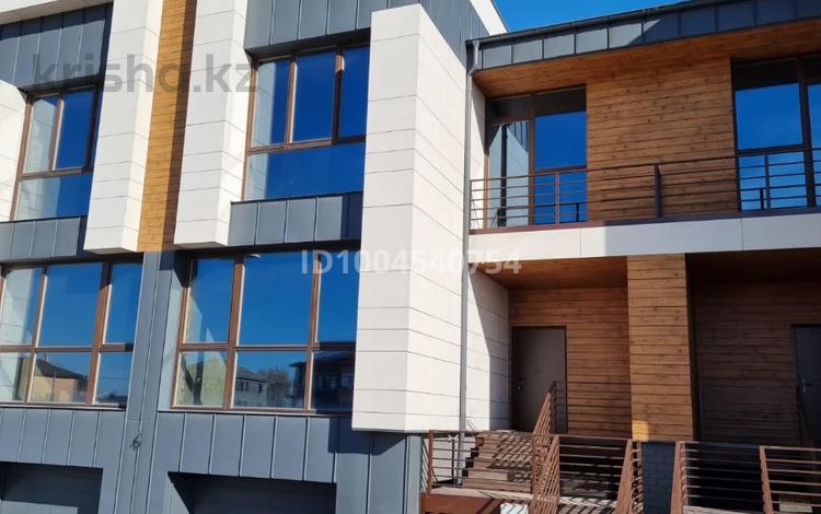 6-комнатная квартира · 220 м² · 2/2 этаж, Нура-Ишим 30/1 за 67 млн ₸ в Косшы — фото 2