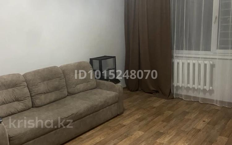 1-комнатная квартира · 40 м² · 3 этаж, мкр Аксай-1А 10а — Толе би - Момышулы за 230 000 ₸ в Алматы, Ауэзовский р-н — фото 2