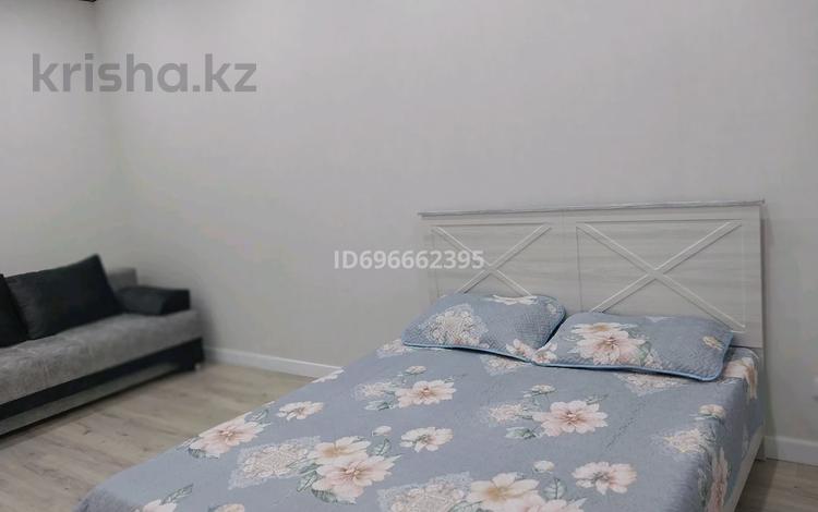 1-комнатная квартира · 50 м² · 5/9 этаж, Байсейтова 108 — ул. Шакарима за 20 000 ₸ в Семее — фото 2