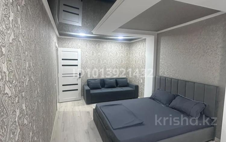 2-комнатная квартира · 54 м² · 1/5 этаж, Анаркулова 14А за 16 000 ₸ в Жезказгане — фото 2