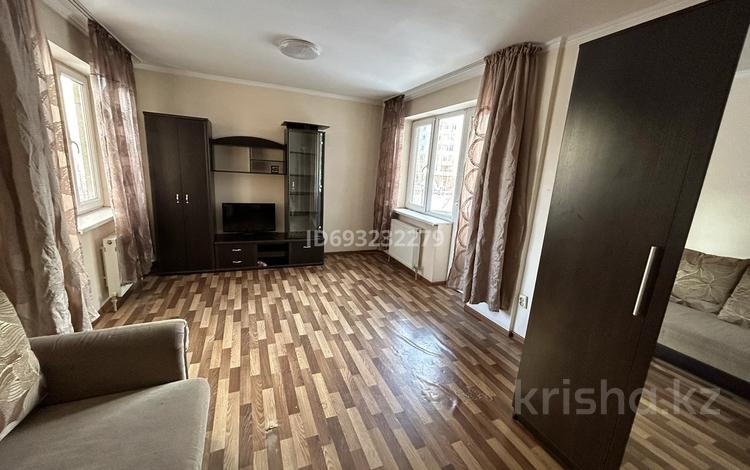 1-комнатная квартира, 44 м², 2/11 этаж помесячно, Кенесары хана 54