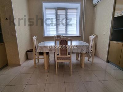 4-комнатная квартира · 107.2 м² · 5/6 этаж, Алия Молдагулова 3 — Жд вокзал за 35 млн 〒 в Уральске