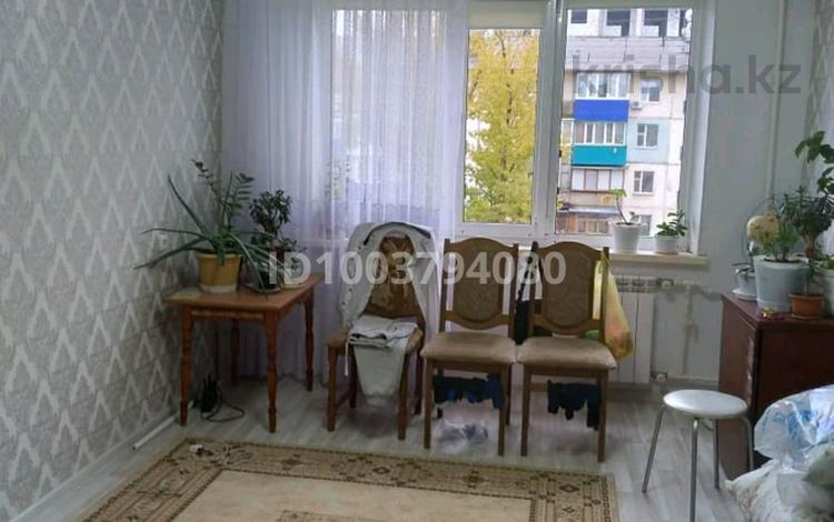 3-бөлмелі пәтер · 63 м² · 4/5 қабат, мкр Строитель, Ульяна Громова 26/1 — Пр. Абулхаирхана и ул. У. Громова, бағасы: 20 млн ₸ в Уральске — фото 2