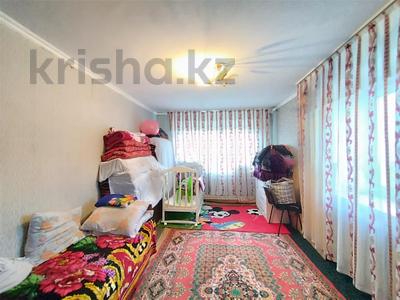 2-комнатная квартира · 43 м² · 1/5 этаж, Пр. Республики за 6 млн ₸ в Темиртау