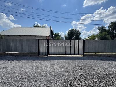 Жеке үй · 4 бөлме · 110 м² · 8 жүзд., 11 ш/а., Локомотивная 20, бағасы: 25 млн ₸ в Актобе, мкр 11