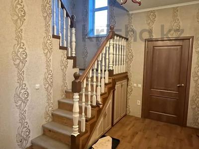 Отдельный дом · 4 комнаты · 250 м² · 9 сот., мкр Кунгей , ул. Елебекова 76 за 39.5 млн 〒 в Караганде, Казыбек би р-н