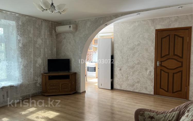 2-комнатная квартира · 53 м² · 3/5 этаж, проспект Нурсултана Назарбаева 191/1 за 17 000 ₸ в Уральске — фото 16