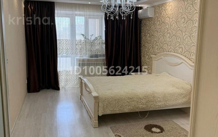 2-бөлмелі пәтер · 90 м² · 5/5 қабат, Северо-Восток ш/а., Мкр. Северо-Восток-2 42 — По Абулхаир хана, ост.Жигули, бағасы: 180 000 ₸ в Уральске, мкр Северо-Восток — фото 2
