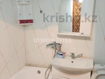 2-комнатная квартира · 40 м² · 1/5 этаж, Жаманкулова 4 корпус 1 — Сельмаш остановка за 100 000 〒 в Актобе, мкр Москва