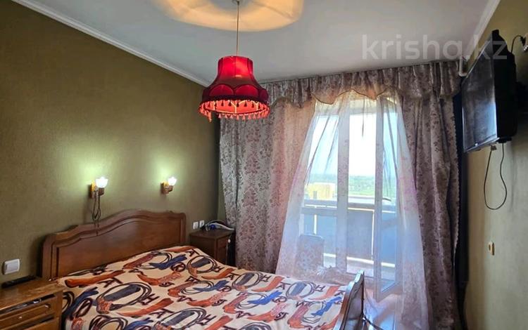 3-бөлмелі пәтер · 64 м² · 8/9 қабат, Утепбаева, бағасы: 25.5 млн ₸ в Семее — фото 2