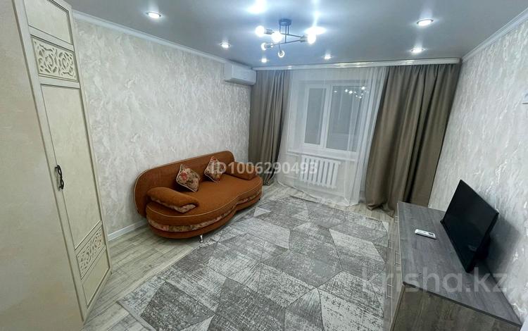 3-бөлмелі пәтер · 61 м² · 2/5 қабат, Аманжолова 49/1 — проспект Назарбаева, бағасы: 25 000 ₸ в Уральске — фото 2