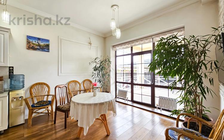 Отдельный дом · 8 комнат · 450 м² · 8.6 сот., мкр Калкаман-2 141 — ул. Косынова за 285 млн ₸ в Алматы, Наурызбайский р-н — фото 51