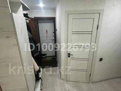 2-комнатная квартира · 40 м² · 2/2 этаж, Нефтяников 23а — Супермаркет Дина за 9 млн 〒 в Актобе, мкр Гормолзавод
