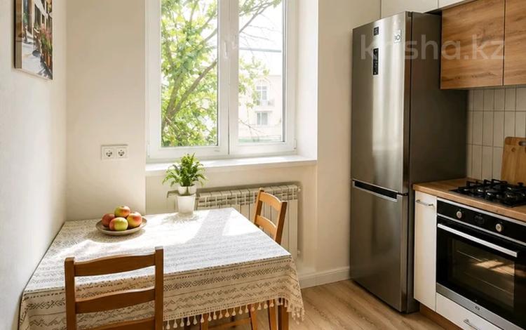 2-комнатная квартира · 55 м² · 3/3 этаж, Богенбай батыра — Тулебаева за 420 000 ₸ в Алматы, Медеуский р-н — фото 5