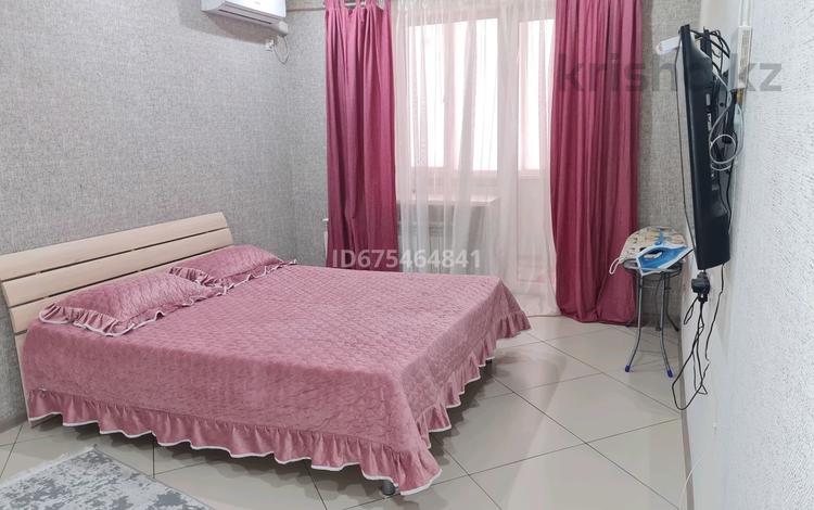 1-комнатная квартира · 50 м² · 1/9 этаж, Кердеры 120 за 12 000 ₸ в Уральске — фото 2