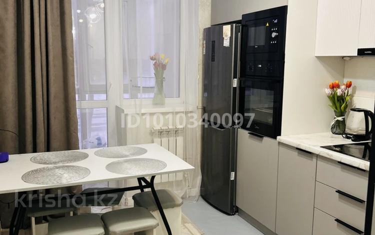 2-бөлмелі пәтер · 54.5 м² · 1/5 қабат, мкр Юго-Восток, Сатыбалдина 4/1, бағасы: 26.9 млн ₸ в Караганде, Казыбек би р-н — фото 2