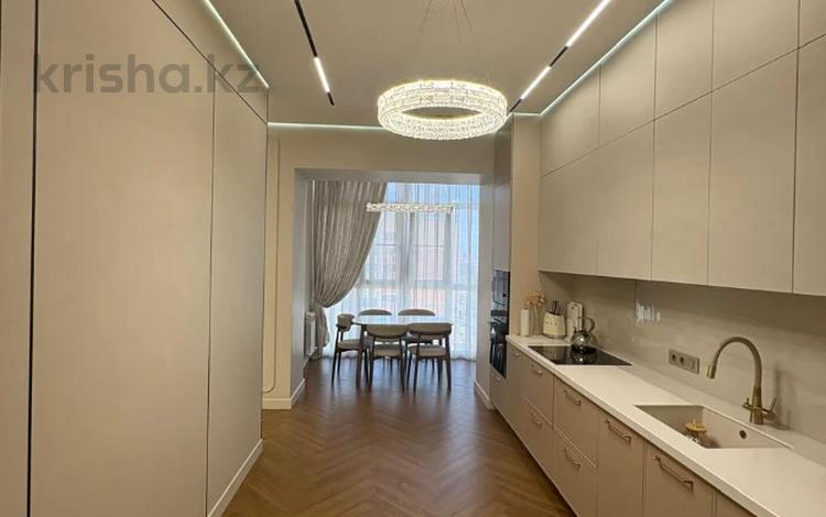 4-комнатная квартира · 140 м² · 6/9 этаж, мкр. Алтын орда, проспект алии молдагуловой за 77 млн ₸ в Актобе — фото 2