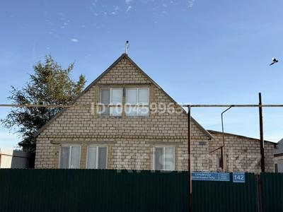 Отдельный дом · 4 комнаты · 511.5 м² · 962 сот., мкр Курсай, Сарымолда 142 за 14 млн 〒 в Атырау